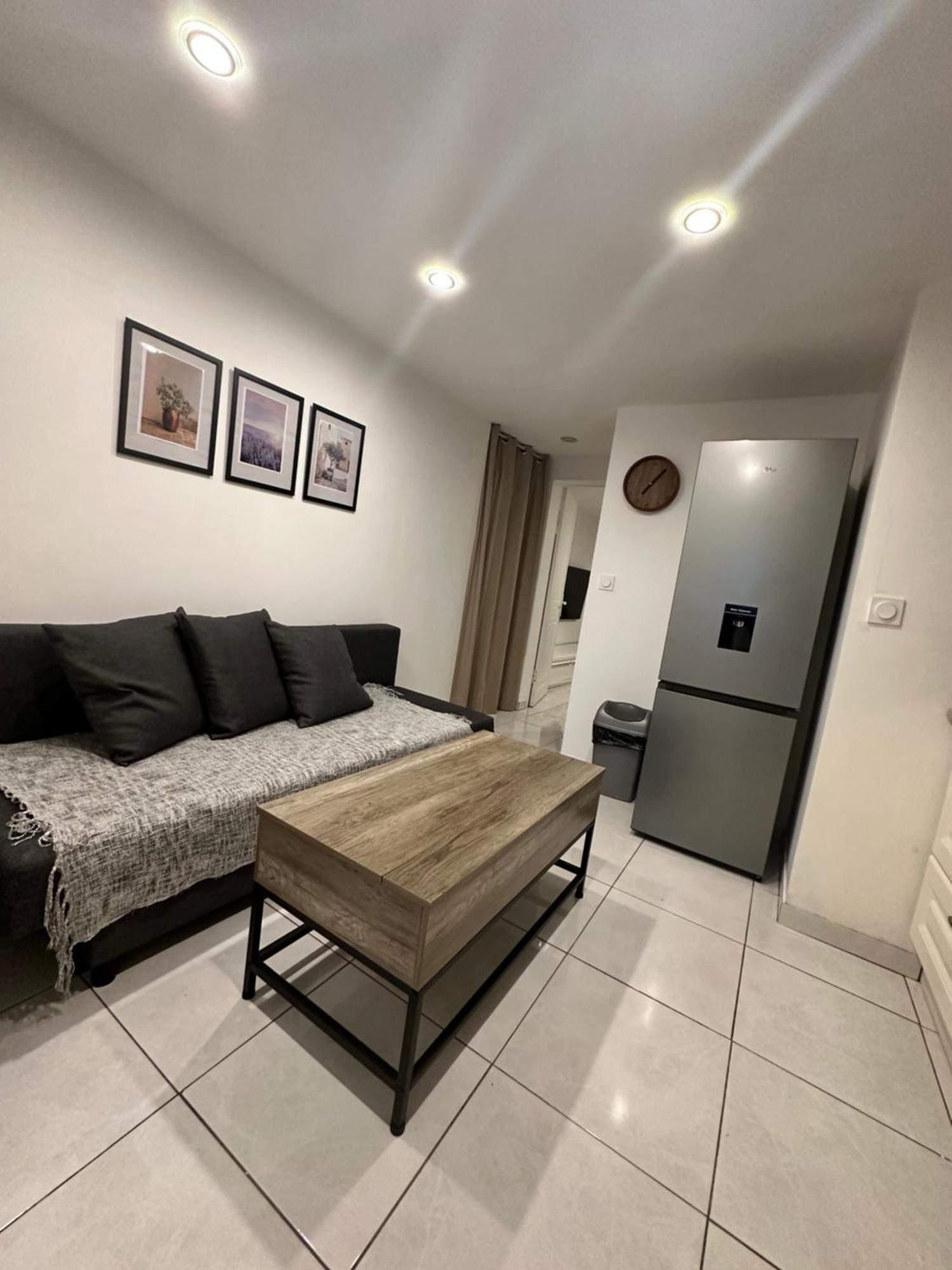 Jolie Appartement Nice Proche Mer Et Aeroport Une Chambre Plus Salon Avec Cuisine Exterior foto