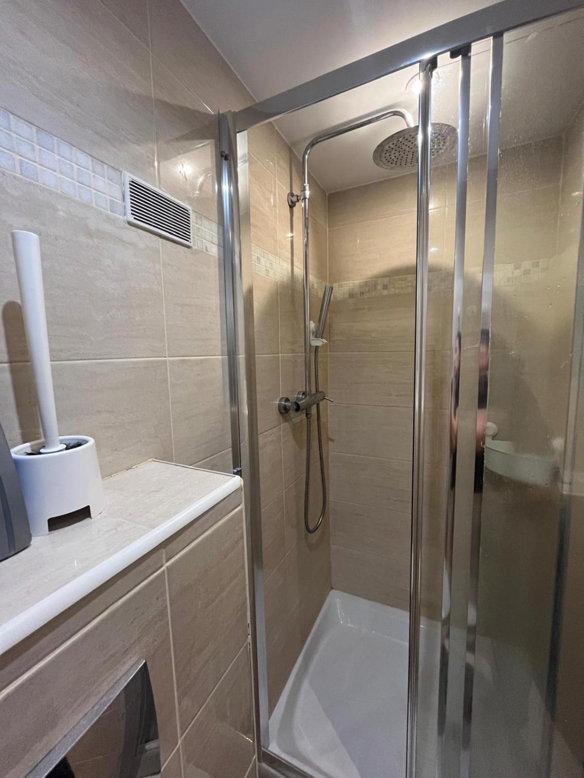 Jolie Appartement Nice Proche Mer Et Aeroport Une Chambre Plus Salon Avec Cuisine Exterior foto